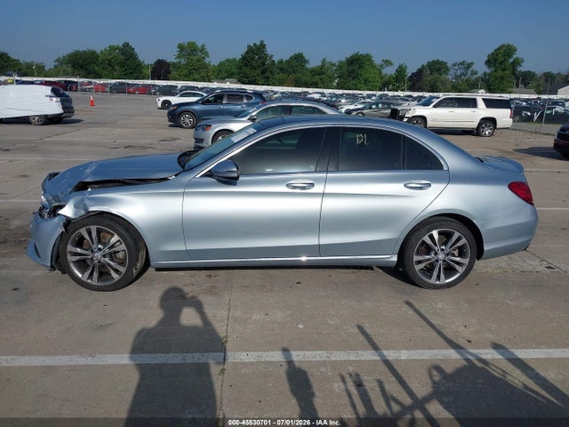 Продажа на аукционе авто 2017 Mercedes-benz C 300 4matic, vin: 55SWF4KB8HU205334, номер лота: 45530701