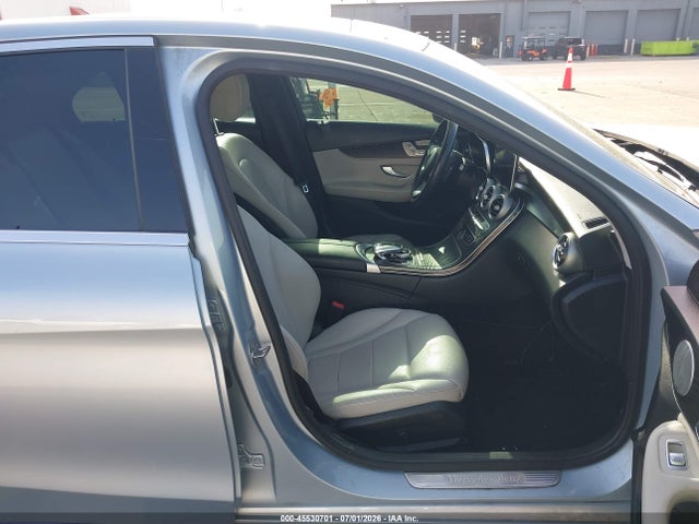 Продажа на аукционе авто 2017 Mercedes-benz C 300 4matic, vin: 55SWF4KB8HU205334, номер лота: 45530701