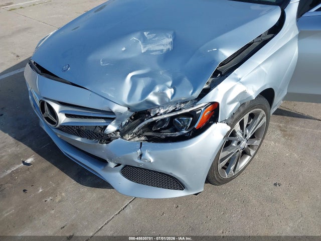 Продажа на аукционе авто 2017 Mercedes-benz C 300 4matic, vin: 55SWF4KB8HU205334, номер лота: 45530701
