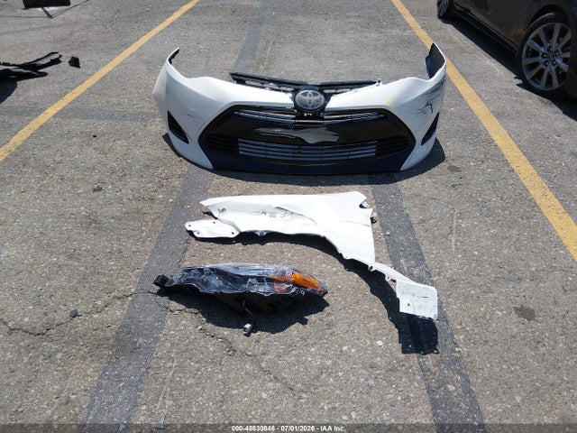 Toyota COROLLA LE 2018 5YFBURHE8JP773694 Image 12