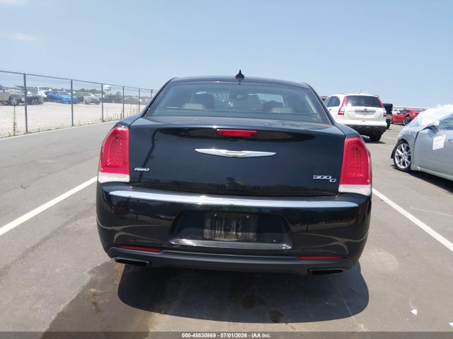 45530869 :رقم المزاد ، 2C3CCAKG1HH637477 vin ، 2017 Chrysler 300c Awd مزاد بيع