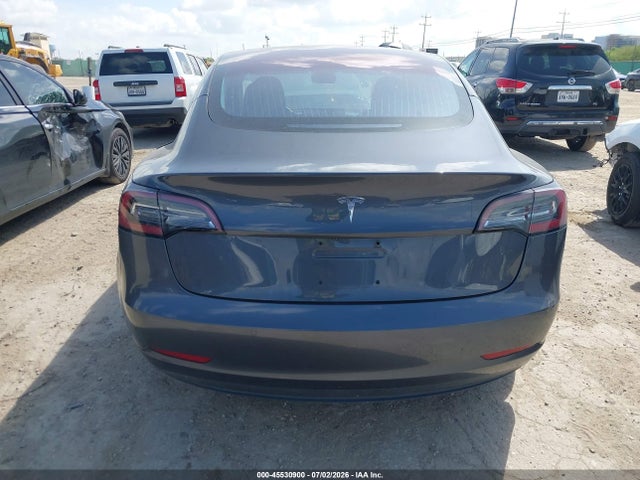 45530900 :رقم المزاد ، 5YJ3E1EA7JF009562 vin ، 2018 Tesla Model 3 Long Range/mid Range مزاد بيع