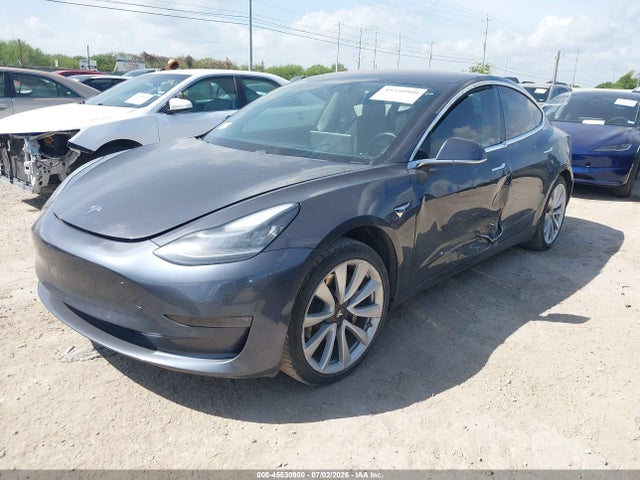 45530900 :رقم المزاد ، 5YJ3E1EA7JF009562 vin ، 2018 Tesla Model 3 Long Range/mid Range مزاد بيع