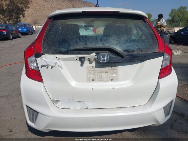 Auction sale of the 2015 Honda Fit Lx, vin: 3HGGK5H52FM786588, lot number: 45530915