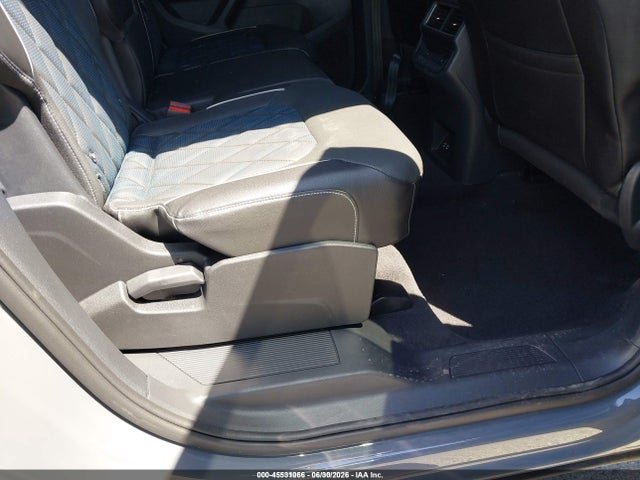 2024 Volkswagen Atlas Cross Sport 2.0t Sel Premium R-line მანქანა იყიდება აუქციონზე, vin: 1V2FE2CA7RC253905, აუქციონის ნომერი: 45531066