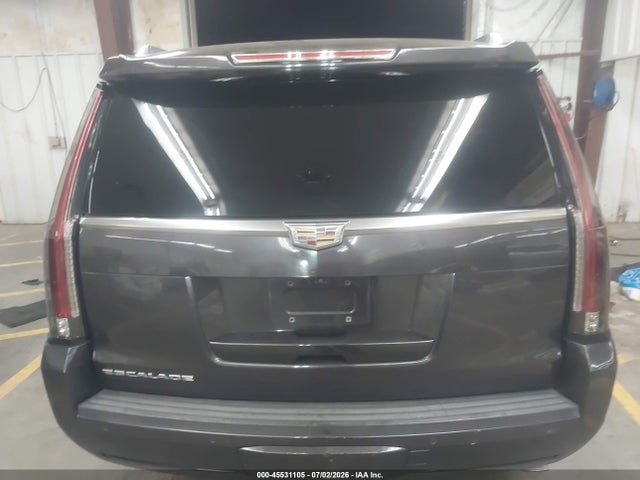 45531105 :رقم المزاد ، 1GYS4CKJ8HR230214 vin ، 2017 Cadillac Escalade Premium Luxury مزاد بيع