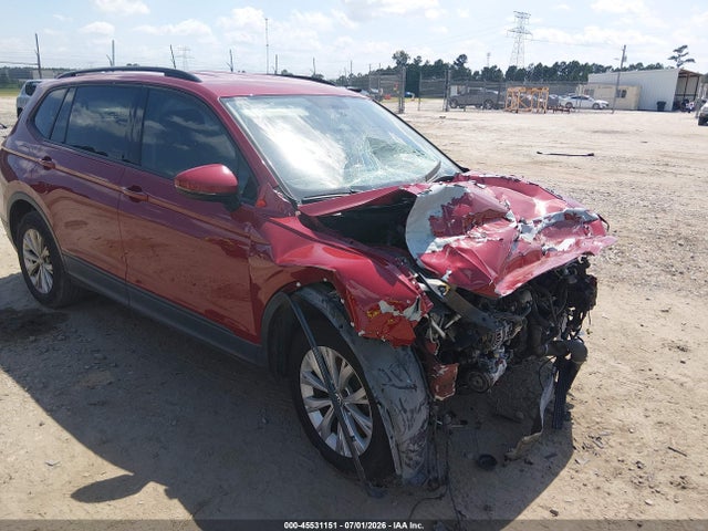 Продаж на аукціоні авто 2018 Volkswagen Tiguan 2.0t S, vin: 3VV1B7AX5JM017461, номер лоту: 45531151