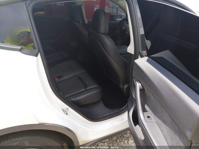 Продаж на аукціоні авто 2021 Tesla Model Y Long Range Dual Motor All-wheel Drive, vin: 5YJYGDEE2MF294390, номер лоту: 45531186