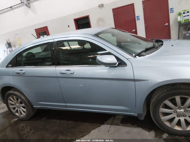 45531197 :رقم المزاد ، 1C3CCBBB5CN175886 vin ، 2012 Chrysler 200 Touring مزاد بيع