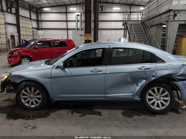 45531197 :رقم المزاد ، 1C3CCBBB5CN175886 vin ، 2012 Chrysler 200 Touring مزاد بيع
