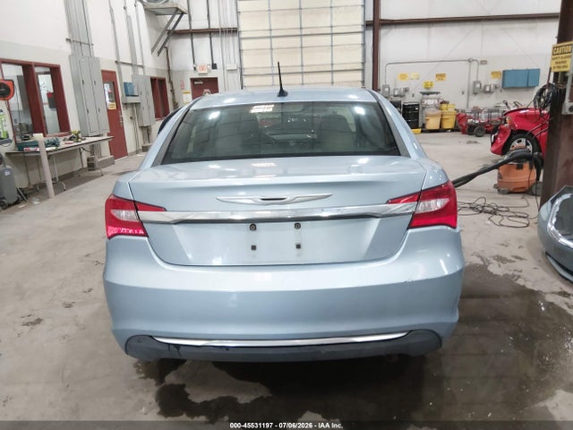 45531197 :رقم المزاد ، 1C3CCBBB5CN175886 vin ، 2012 Chrysler 200 Touring مزاد بيع