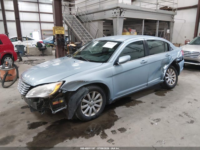 45531197 :رقم المزاد ، 1C3CCBBB5CN175886 vin ، 2012 Chrysler 200 Touring مزاد بيع