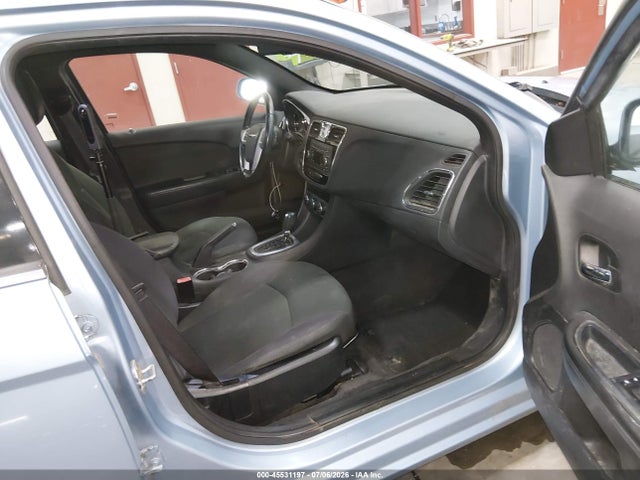 45531197 :رقم المزاد ، 1C3CCBBB5CN175886 vin ، 2012 Chrysler 200 Touring مزاد بيع