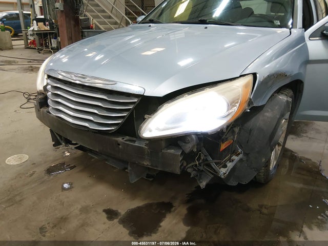45531197 :رقم المزاد ، 1C3CCBBB5CN175886 vin ، 2012 Chrysler 200 Touring مزاد بيع