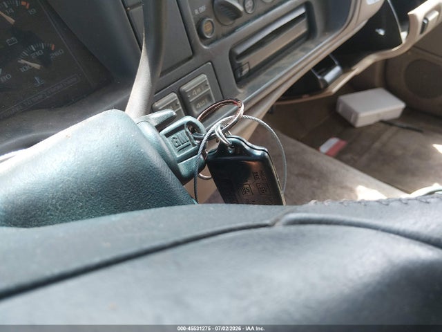 1996 Chevrolet Suburban K1500 მანქანა იყიდება აუქციონზე, vin: 3GNFK16R6TG156258, აუქციონის ნომერი: 45531275