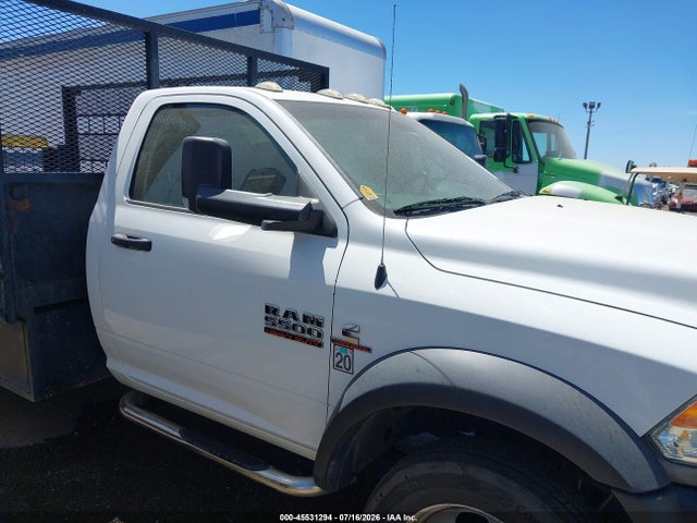 3C7WRMBL4GG381763 RAM 5500 Chassis Tradesman/slt
