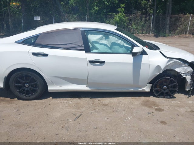 Продажа на аукционе авто 2018 Honda Civic Lx, vin: 2HGFC2F6XJH605084, номер лота: 45531330