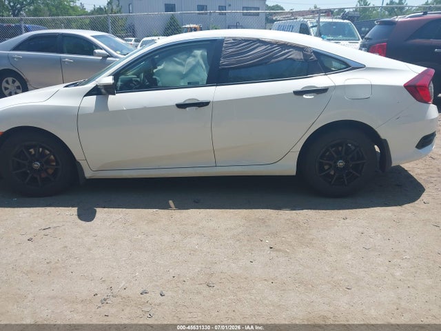 Продажа на аукционе авто 2018 Honda Civic Lx, vin: 2HGFC2F6XJH605084, номер лота: 45531330
