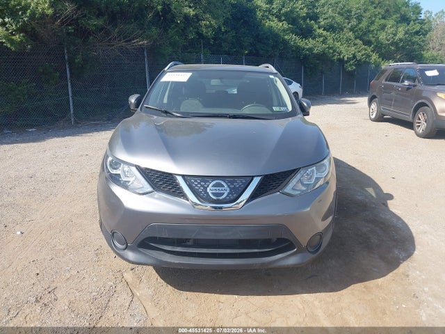 JN1BJ1CR3JW253918 Nissan Rogue Sport Sv