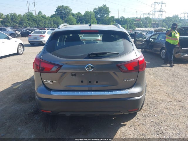 JN1BJ1CR3JW253918 Nissan Rogue Sport Sv