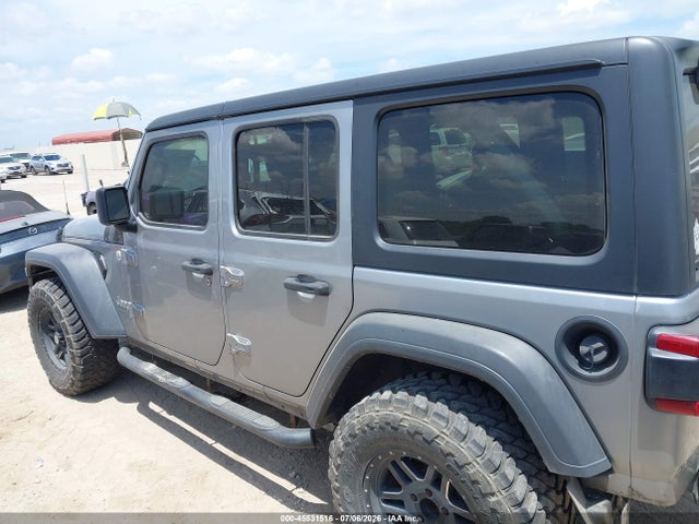 1C4HJXDG1JW112577 Jeep Wrangler Unlimited Sport S 4x4