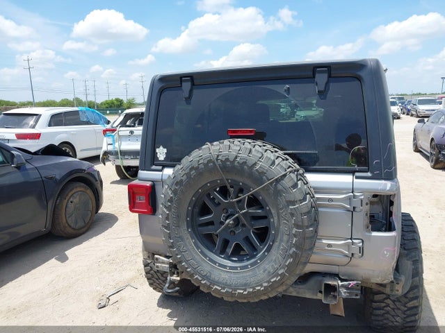 1C4HJXDG1JW112577 Jeep Wrangler Unlimited Sport S 4x4