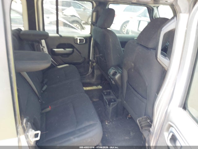 1C4HJXDG1JW112577 Jeep Wrangler Unlimited Sport S 4x4