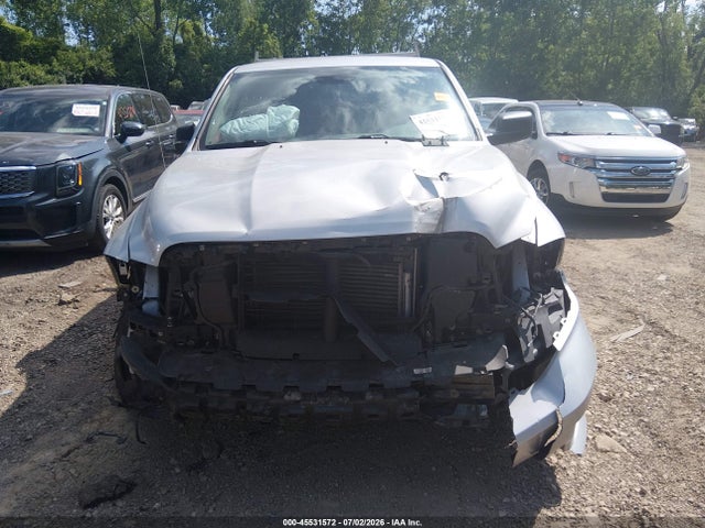 Продаж на аукціоні авто 2018 Ram 1500 Express  4x4 6'4 Box, vin: 1C6RR7FG7JS327602, номер лоту: 45531572