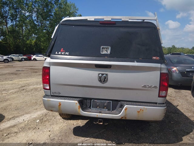 Продаж на аукціоні авто 2018 Ram 1500 Express  4x4 6'4 Box, vin: 1C6RR7FG7JS327602, номер лоту: 45531572