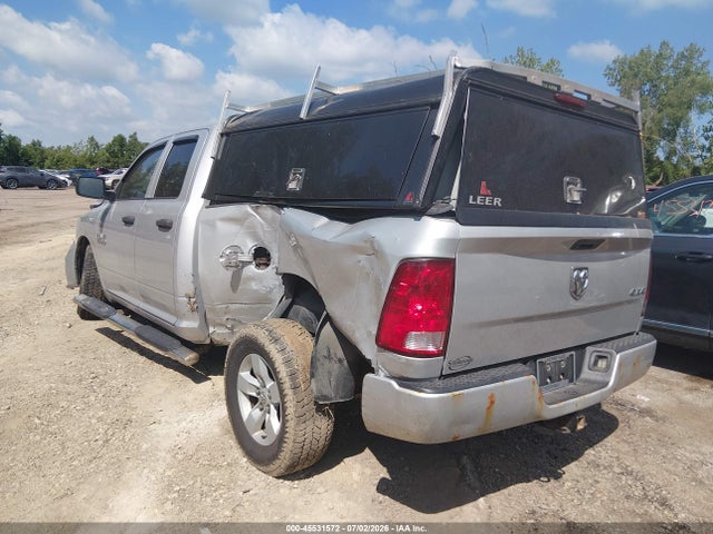 Продаж на аукціоні авто 2018 Ram 1500 Express  4x4 6'4 Box, vin: 1C6RR7FG7JS327602, номер лоту: 45531572