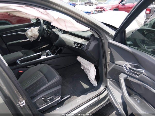 Продажа на аукционе авто 2024 Audi Q8 E-tron Premium Plus Quattro, vin: WA15AAGE2RB010891, номер лота: 45531646