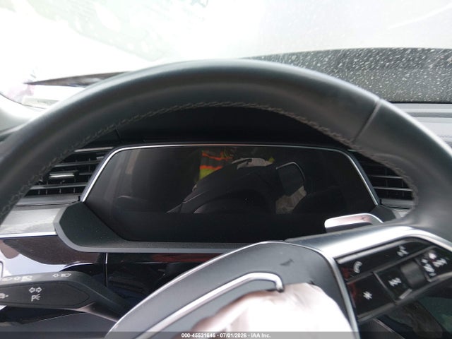 Продажа на аукционе авто 2024 Audi Q8 E-tron Premium Plus Quattro, vin: WA15AAGE2RB010891, номер лота: 45531646