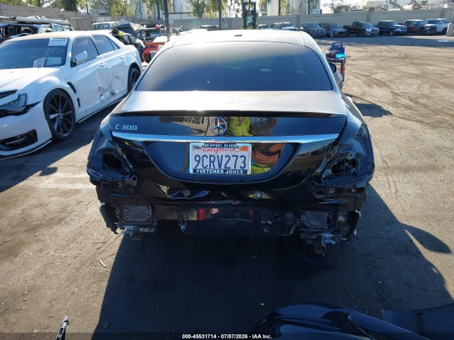 45531714 :رقم المزاد ، W1KWF8DB1MR618647 vin ، 2021 Mercedes-benz C 300 Sedan مزاد بيع
