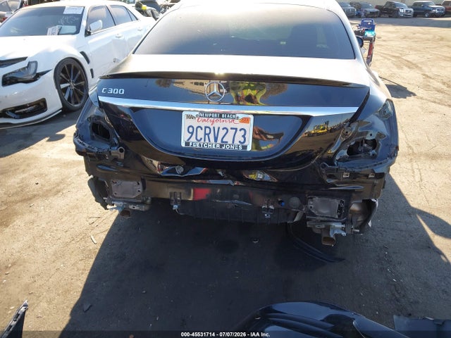 45531714 :رقم المزاد ، W1KWF8DB1MR618647 vin ، 2021 Mercedes-benz C 300 Sedan مزاد بيع