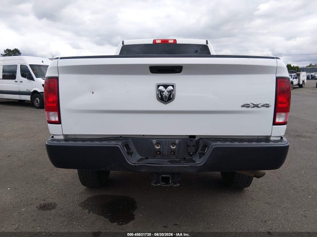 3C6TR5CTXJG306682 RAM 2500 Tradesman 4x4 6&#039;4 Box