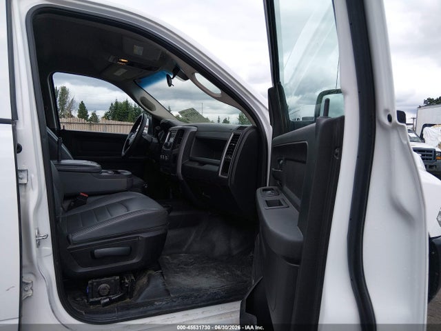 3C6TR5CTXJG306682 RAM 2500 Tradesman 4x4 6&#039;4 Box