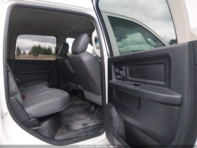 3C6TR5CTXJG306682 RAM 2500 Tradesman 4x4 6&#039;4 Box