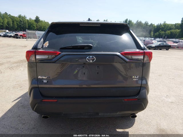 45531775 :رقم المزاد ، 2T3A1RFV6MC190625 vin ، 2021 Toyota Rav4 Xle Premium مزاد بيع
