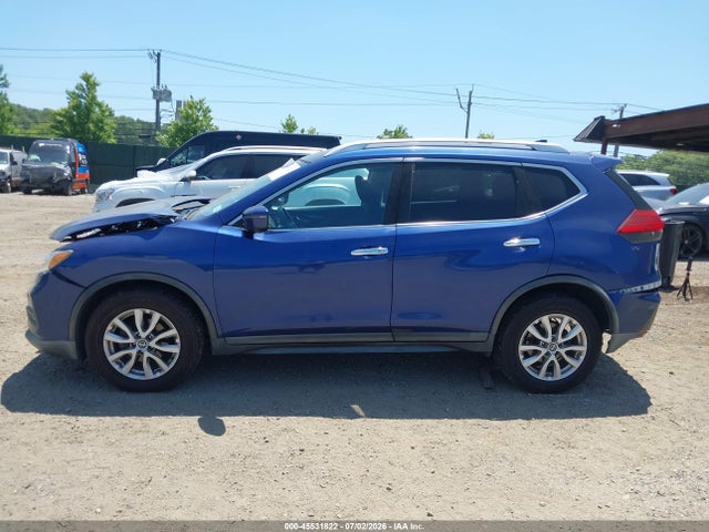 45531822 :رقم المزاد ، KNMAT2MT8HP517447 vin ، 2017 Nissan Rogue Sv مزاد بيع