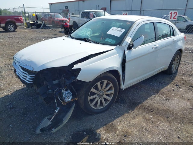 45531916 :رقم المزاد ، 1C3CCBBG2EN106569 vin ، 2014 Chrysler 200 Touring مزاد بيع