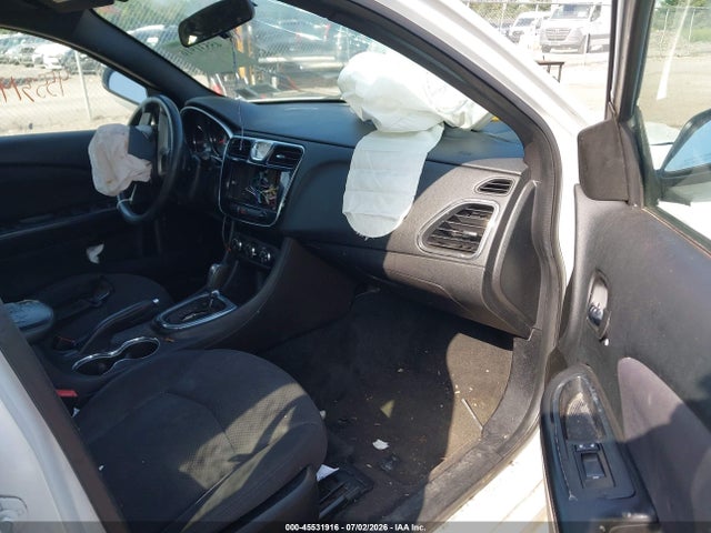 45531916 :رقم المزاد ، 1C3CCBBG2EN106569 vin ، 2014 Chrysler 200 Touring مزاد بيع