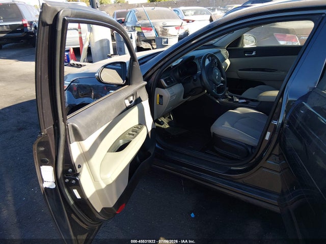 KIA Optima Lx 2017 5XXGT4L30HG131135 Image 5