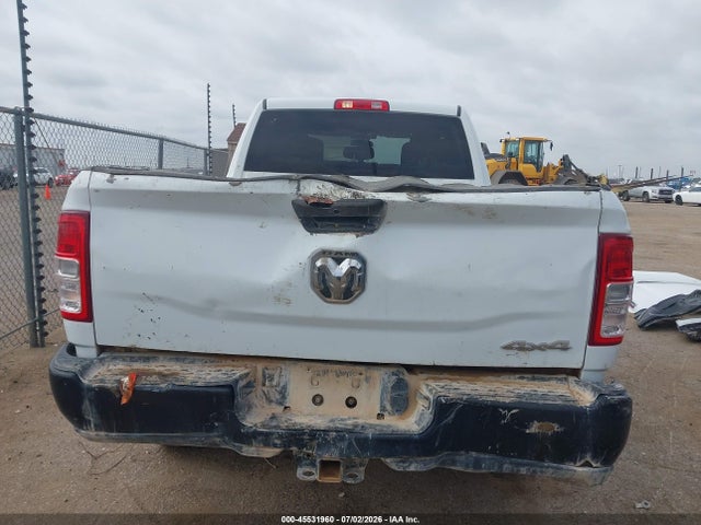 45531960 :رقم المزاد ، 3C6UR5CL1NG359135 vin ، 2022 Ram 2500 Tradesman  4x4 6'4 Box مزاد بيع