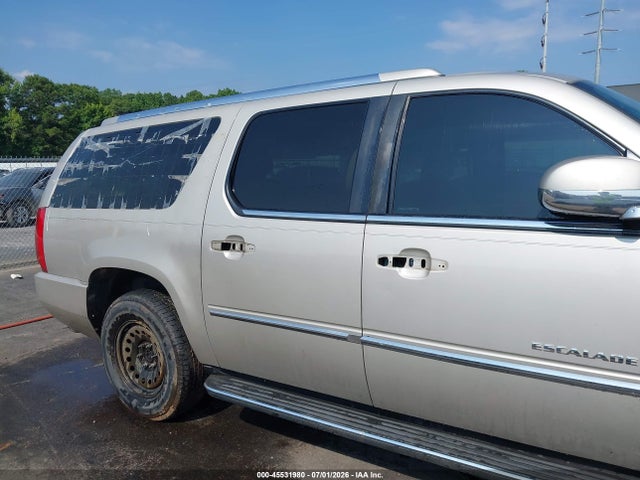 45531980 :رقم المزاد ، 1GYFK66868R175780 vin ، 2008 Cadillac Escalade Esv Standard مزاد بيع