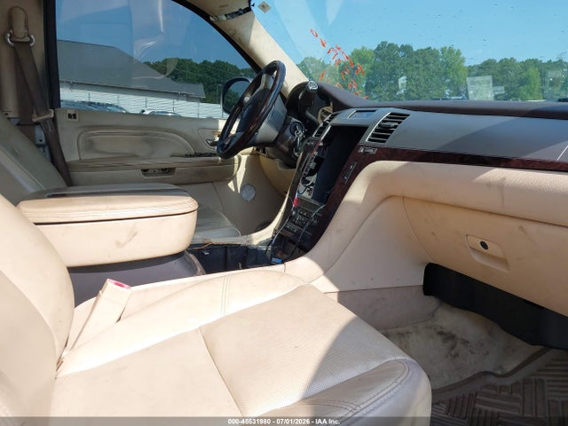 45531980 :رقم المزاد ، 1GYFK66868R175780 vin ، 2008 Cadillac Escalade Esv Standard مزاد بيع