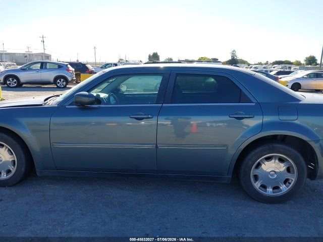 2005 Chrysler 300 Touring მანქანა იყიდება აუქციონზე, vin: 2C3AA53GX5H512699, აუქციონის ნომერი: 45532027