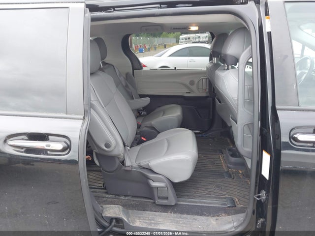Toyota SIENNA XLE 2021 5TDJSKFC4MS018449 Image 8