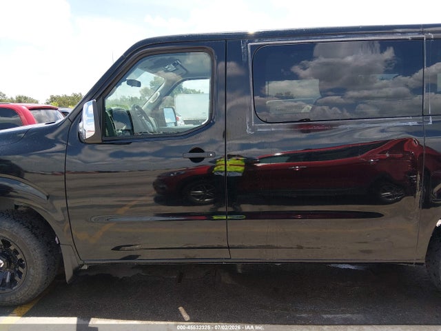 45532325 :رقم المزاد ، 5BZBF0AA1MN850226 vin ، 2021 Nissan Nv Passenger Nv3500 Hd Sv مزاد بيع