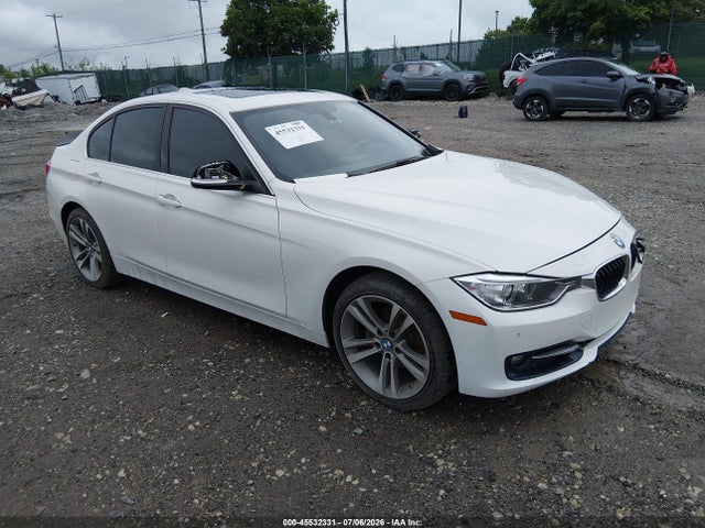 2015 WBA3B5G52FNS12011 main image