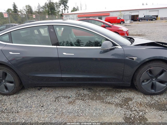 Tesla Model 3 Long Range/performance 2018 5YJ3E1EB2JF066633 Image 13
